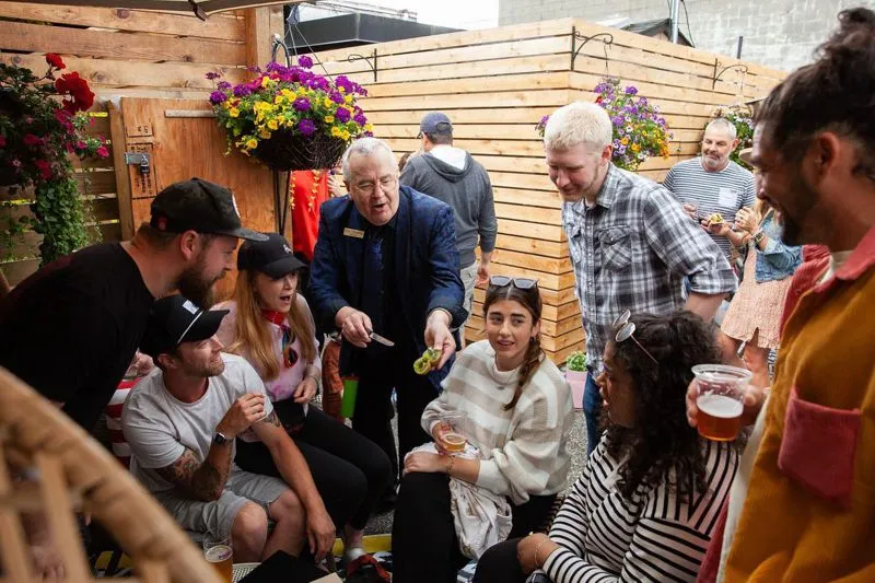 Vancouver magician performs for pubs and restaurants